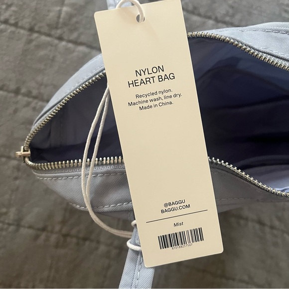 Baggu Heart Shoulder Bag in Mist NWT - Picture 4 of 5
